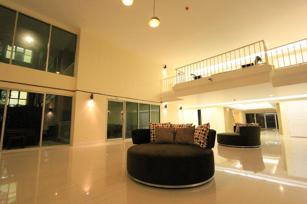 Grow Residences Bangkok Exterior photo