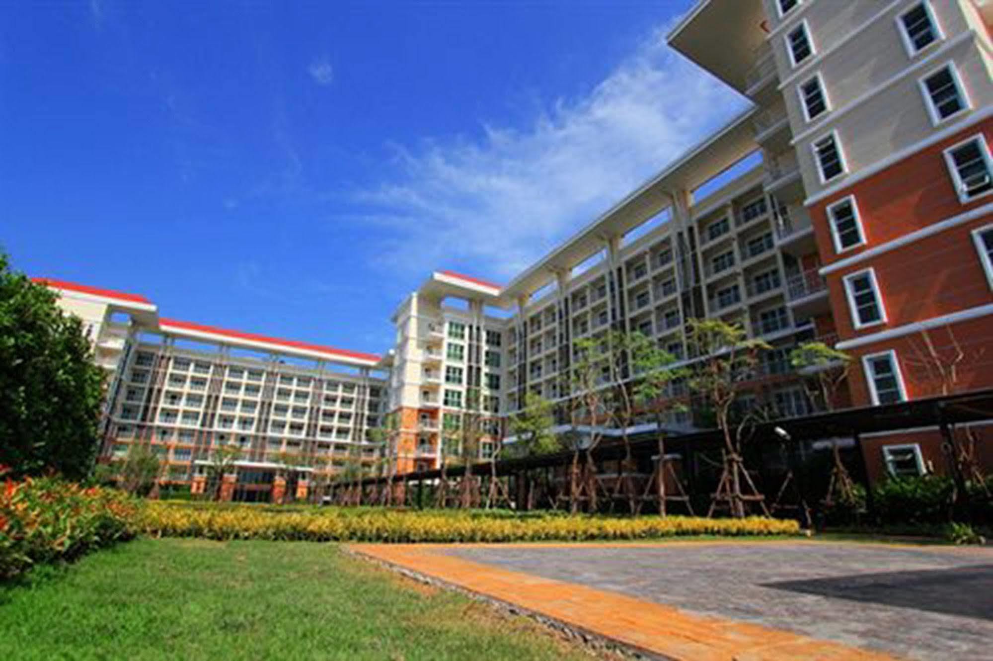 Grow Residences Bangkok Exterior photo