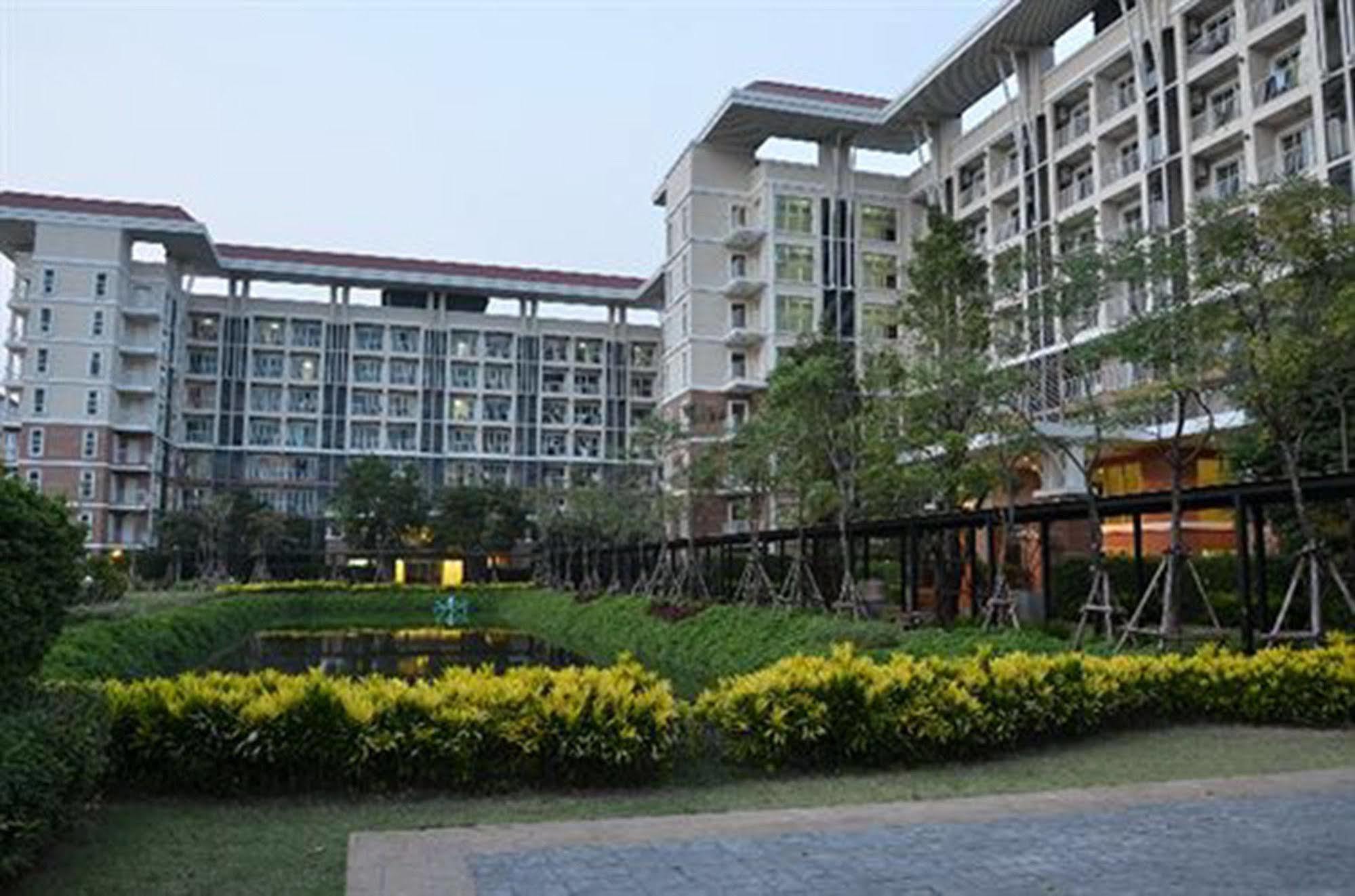 Grow Residences Bangkok Exterior photo